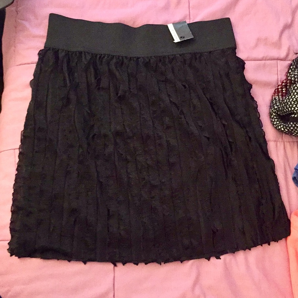 Elastic black waist skirt